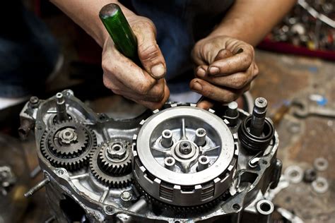 how to repair a motorcycle engine