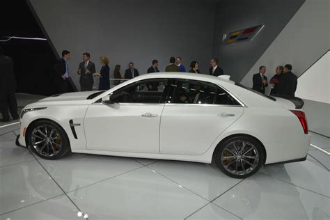 Cadillac CTS-V Detroit (2015) - picture 7 of 10