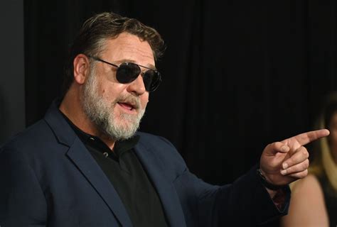 Golden Globes 2020: Russell Crowe's Acceptance Speech Had A Powerful ...