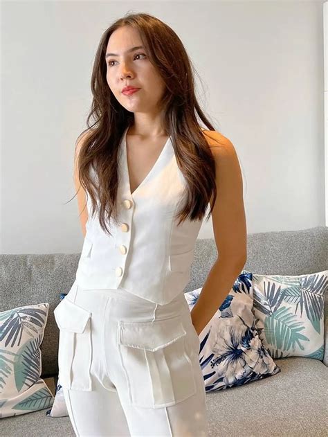 6 Potret Olivia Jensen yang Awet Muda Seperti ABG