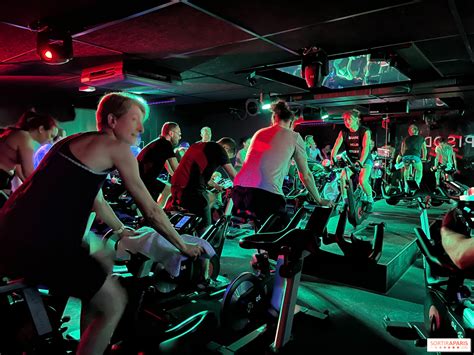 Transpirer pour mieux kiffer : ces salles de sport qui allient exercice ...