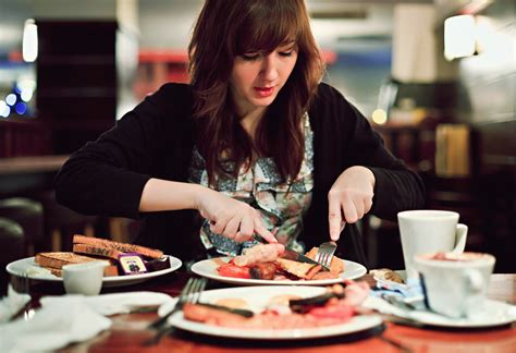 Bildergebnis für pregnant+women+eating+fish