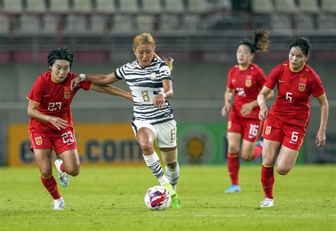 足球——东亚杯：中国女足对阵韩国女足__财经头条