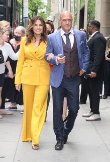 The best Mariska Hargitay feet pictures 🤩