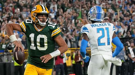 Watch Packers vs Lions game tonight: Channel, time, streaming info