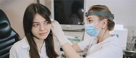 Ear Blockage: Causes and Natural Remedies