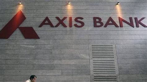 Axis Bank Stock Rallies Over 5% Following Positive Q2FY25 Performance