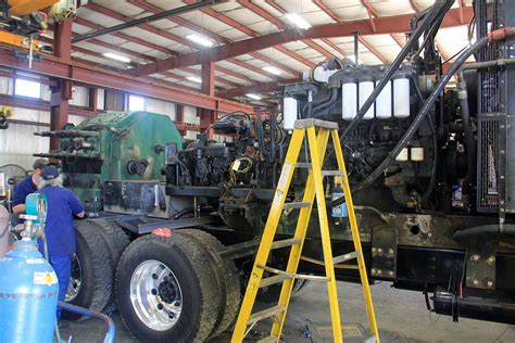 How to Lift Heavy Objects On Production Line 的图像结果