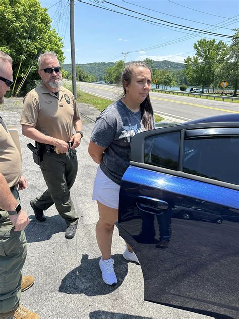 Anderson County Sheriff's Office arrests 2 on charges related to children