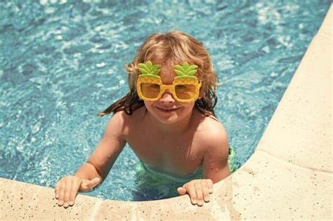 Summer Kids Swimming 的图像结果