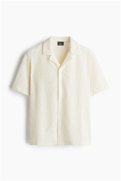 Regular Fit Textured resort shirt - Cream - Men | H&M IN