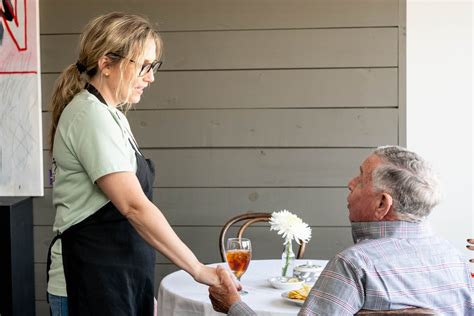 Food that Finds Family: Bistro 1605 - High Point Discovered