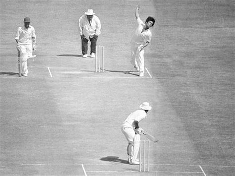 8 fearsome bowlers from the 70s and 80s, and their favorite bunnies