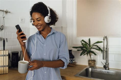 Adding Music to Android Phone 的图像结果