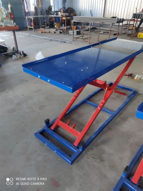 Vehicle Lift - Two Wheeler Scissor Lift Trader - Retailer from Coimbatore