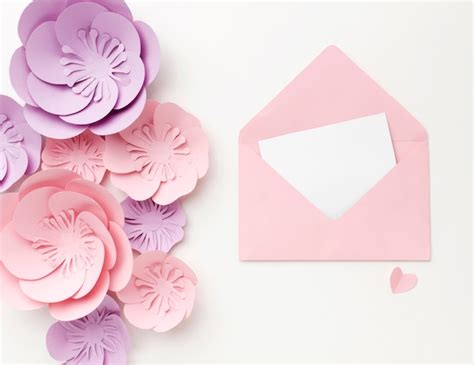 Kartkę z życzeniami z ozdoby z kwiatów | Darmowe zdjęcie