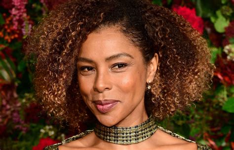 Download British Actress Sophie Okonedo In Red Gown Wallpaper ...