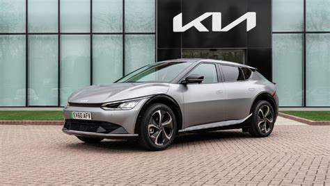 Kia launches full-electric EV6 sedan car, 475KM range in a single charge