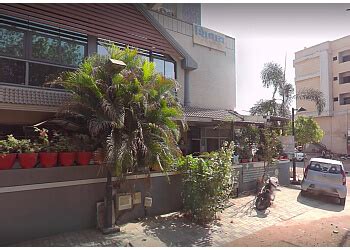 3 Best General Physicians in Vadodara, GJ - Expert Recommendations