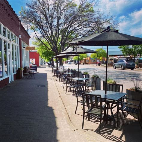 Fort Worth's 12 Best Wine Bars — From Sparkling Lounges to Female ...