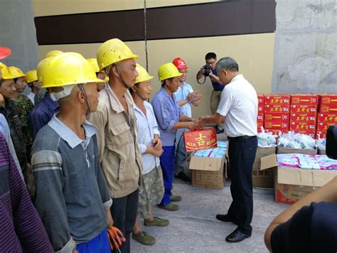 泸州市总工会为高温一线劳动者“送清凉”