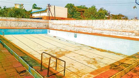 Kolhapur : कागलचा जलतरण तलाव ‘लॉक’च Kolhapur Kagal swimming pool locked ...