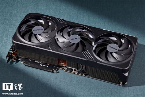 技嘉 RTX 4090 GAMING OC 显卡图赏，黑色金属外表，4 年质保__财经头条