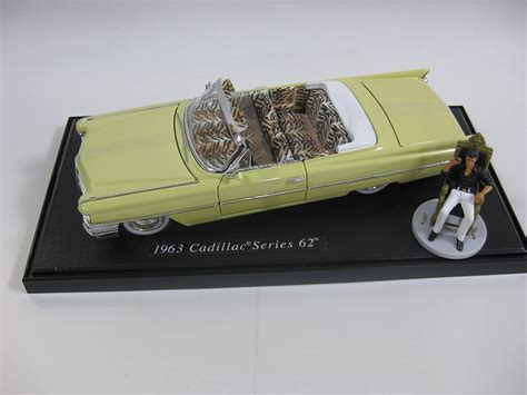 Scarface - 1963 Cadillac Convertible in 1:24 Scale with Figure : Amazon ...