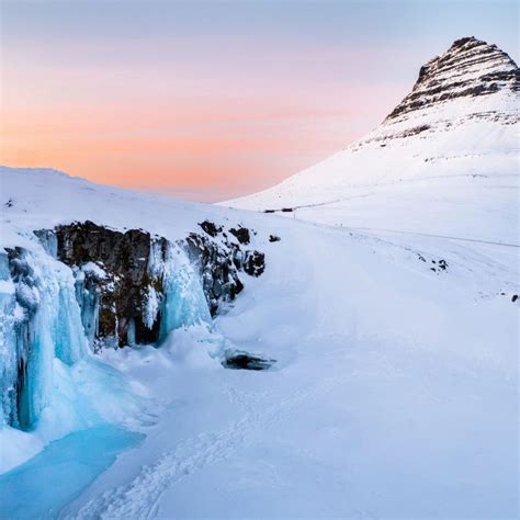 What To Wear In Iceland In March: A Quick Guide