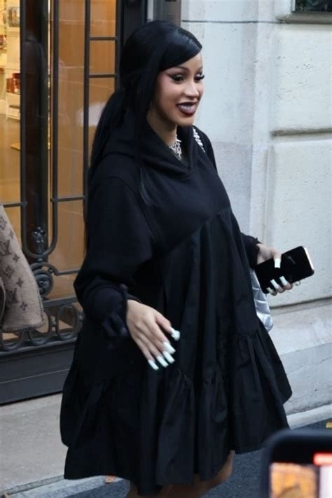 CARDI B Sign Autographs for Fans while Leaving The Zoo in Paris 07/10 ...