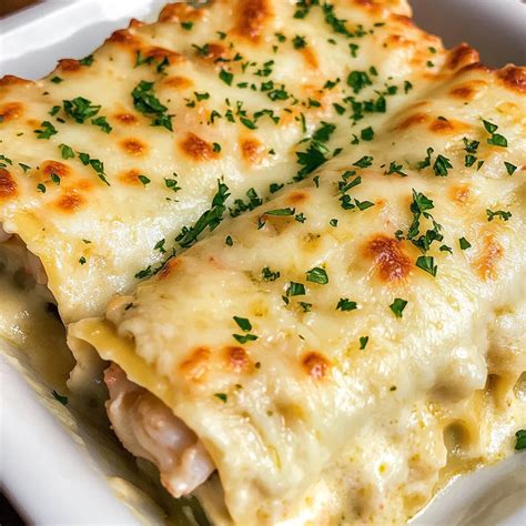 Dive into Decadence: Shrimp & Crab Alfredo Lasagna Roll-Ups You'll Crave