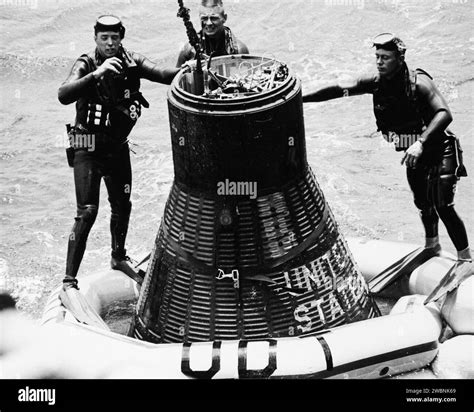 Faith 7 mercury spacecraft Black and White Stock Photos & Images - Alamy