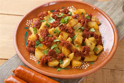 PAPAS CON CHORIZO – Club Todos Somos Chef