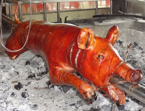 Cebu Lechon 的图像结果