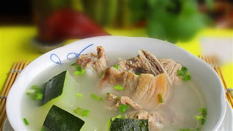 冬瓜排骨汤怎么做_冬瓜排骨汤的做法视频_香儿厨房_豆果美食