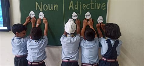 Grade 2G-Describing words activities