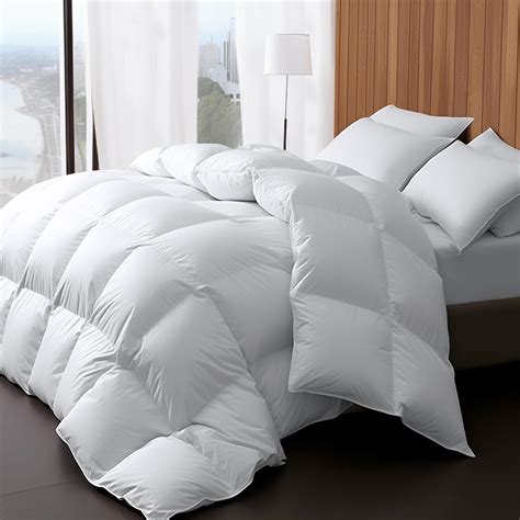 Amazon.com: Wellos Luxury Goose Feather Down Comforter Queen Size 850 ...