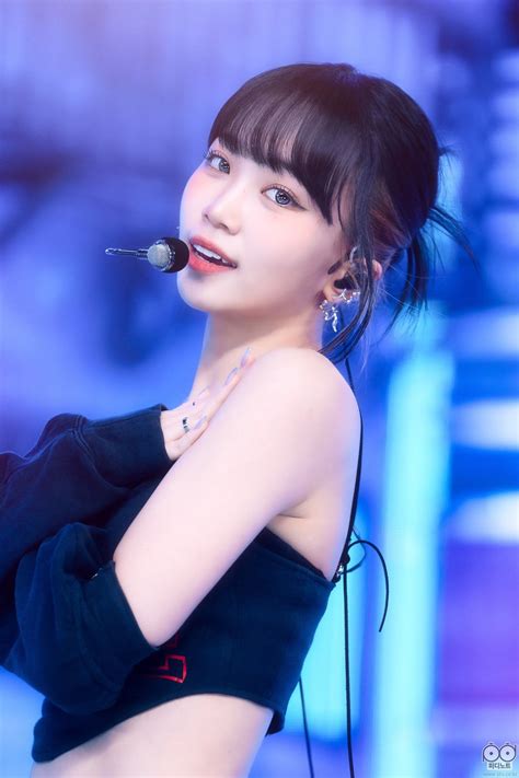 Pin by 미야 on 김채원 | Kpop girls, Iz one chaewon, Korean girl