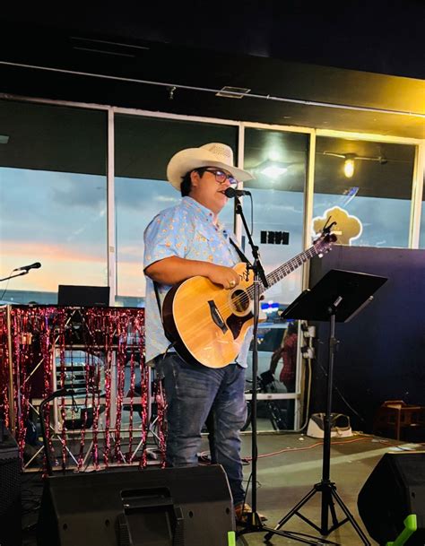 Solo acoustic , Pier 99 Restaurant, Corpus Christi, 3 August 2025 ...