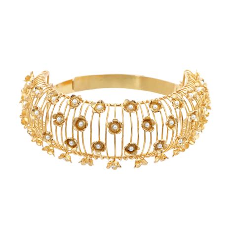 Buy Floral Statement Choker Necklace in Gold Online – SHOPFUSIO