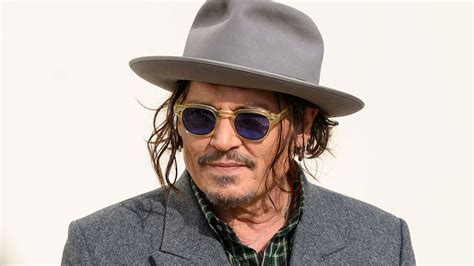 Johnny Depp vai estrelar nova adaptação de 'Um Conto de Natal' dirigida ...