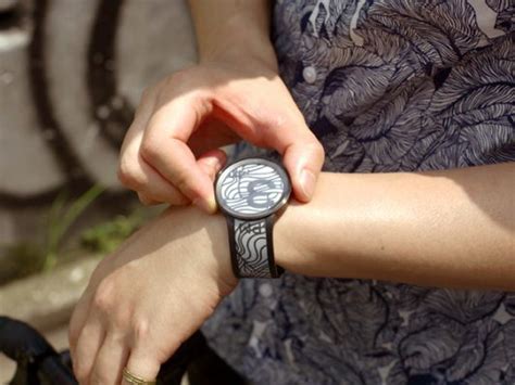 Sony presenta FES Watch U, il nuovo smartwatch con schermo e cinturino ...