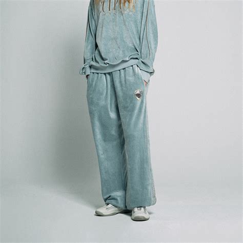 SCULPTOR Velour Track Pants BLUE 22FA-I（スカルプター ベロア トラックパンツ-ブルー） | atmos ...