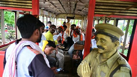 Maratha Andolan Brings Mumbai Traffic, Buses And Trains To A Halt