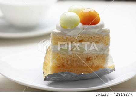 メロンの乗ったショートケーキの写真素材 [42818877] - PIXTA