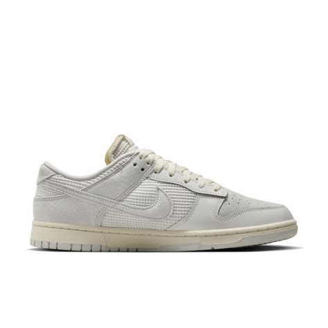Dunk Low 'Phantom and Light Bone' (HF4297-001) release date. Nike SNKRS