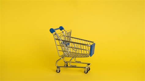 Wholesale vs Retail: Differences You Need to Know