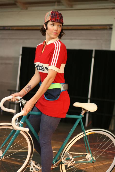 Cycling Acrobat 的图像结果