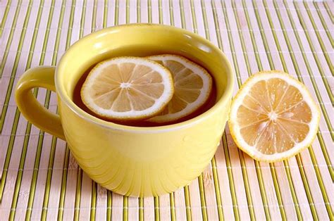 manfaat air lemon saat perut kosong