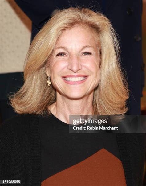Suzanne Johnson Photos and Premium High Res Pictures - Getty Images